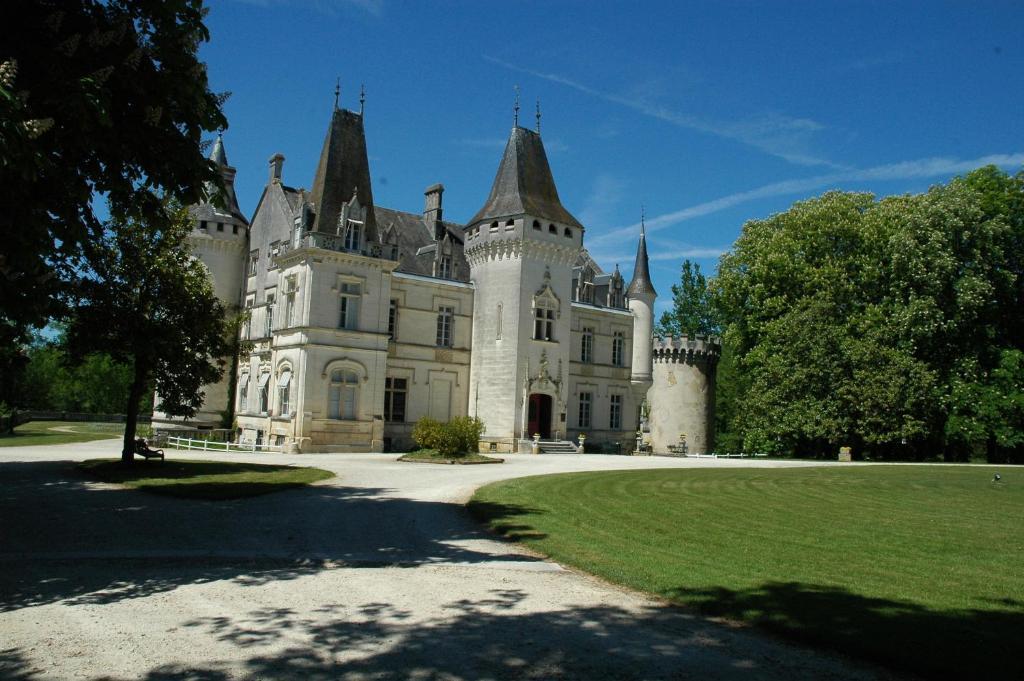 Chateau-Hotel De Nieuil Dış mekan fotoğraf