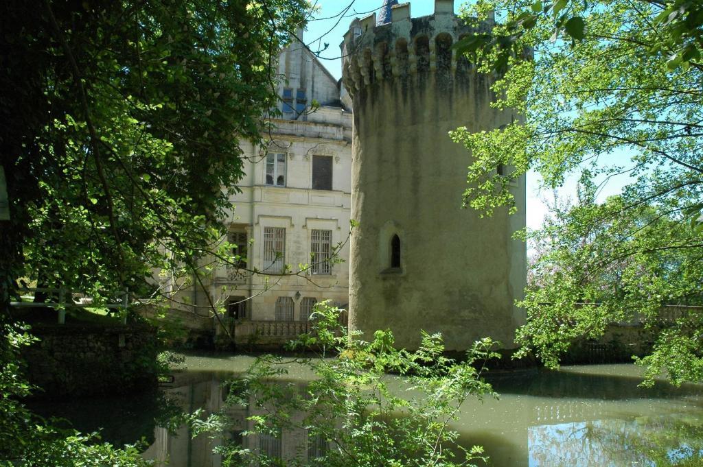 Chateau-Hotel De Nieuil Dış mekan fotoğraf
